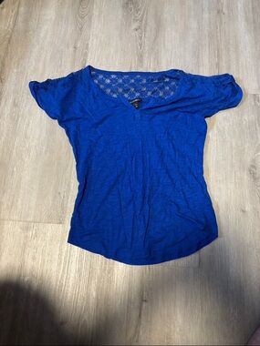 Express Short-Sleeve V-Neck Top in Royal Blue with Lace Back